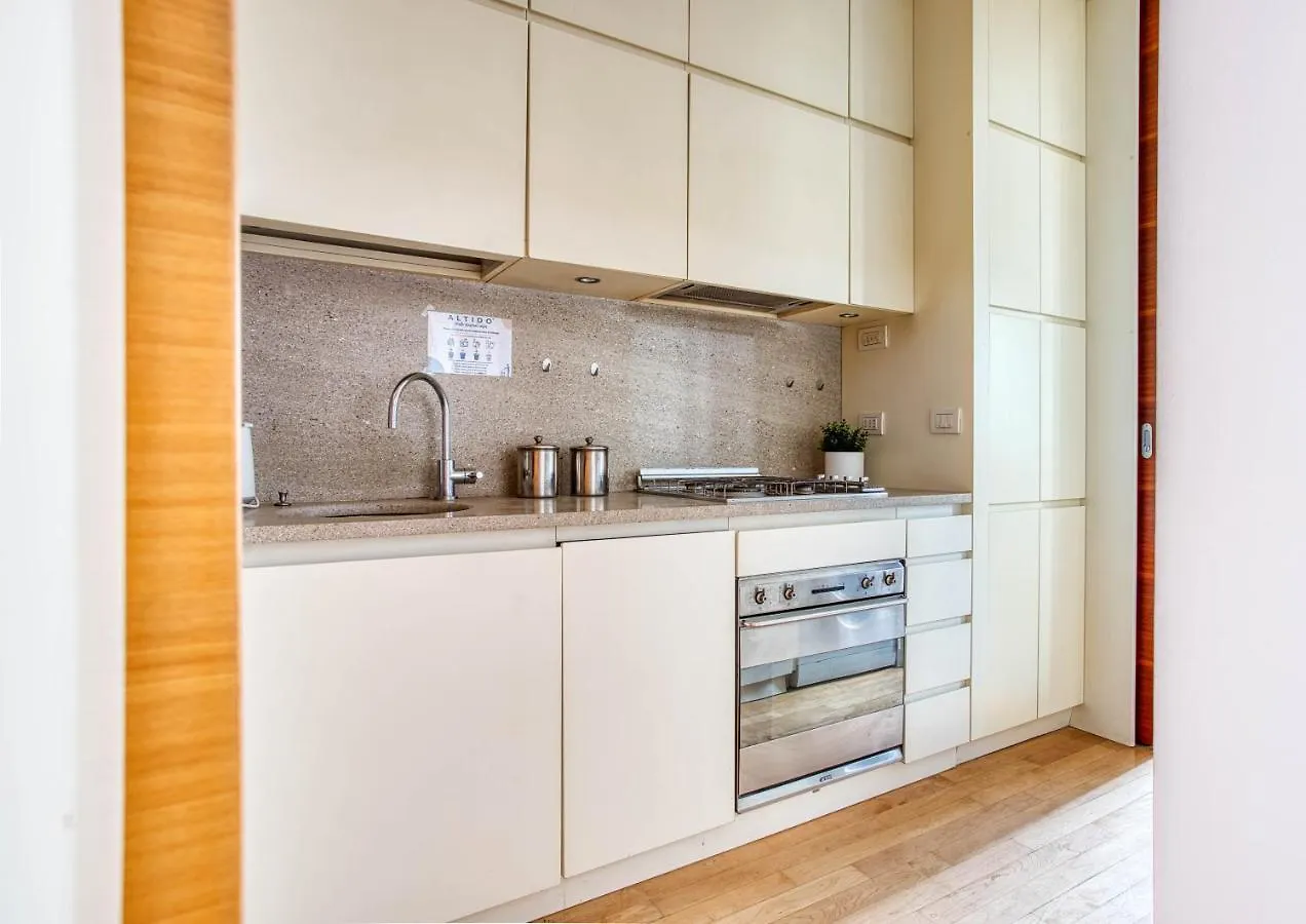 Joivy Vibrant Studio With Balcony Милан Апартаменты
